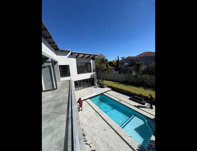 6 BEDROOM HOUSE FOR SALE IN MIDSTREAM ESTATE